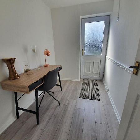 Bv Luxury Spacious 3 Bedroom House At Isaac Close Mánchester Exterior foto