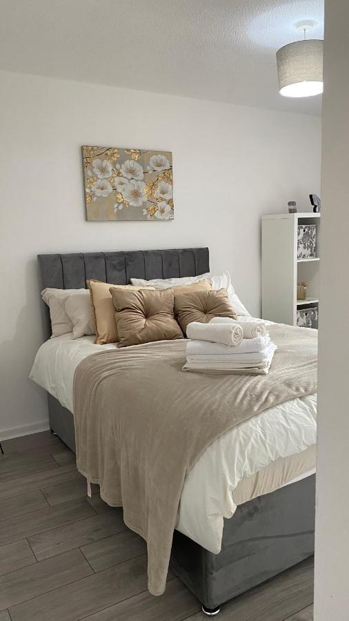 Bv Luxury Spacious 3 Bedroom House At Isaac Close Mánchester Exterior foto