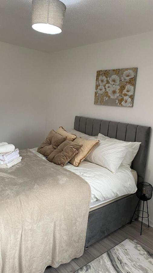 Bv Luxury Spacious 3 Bedroom House At Isaac Close Mánchester Exterior foto