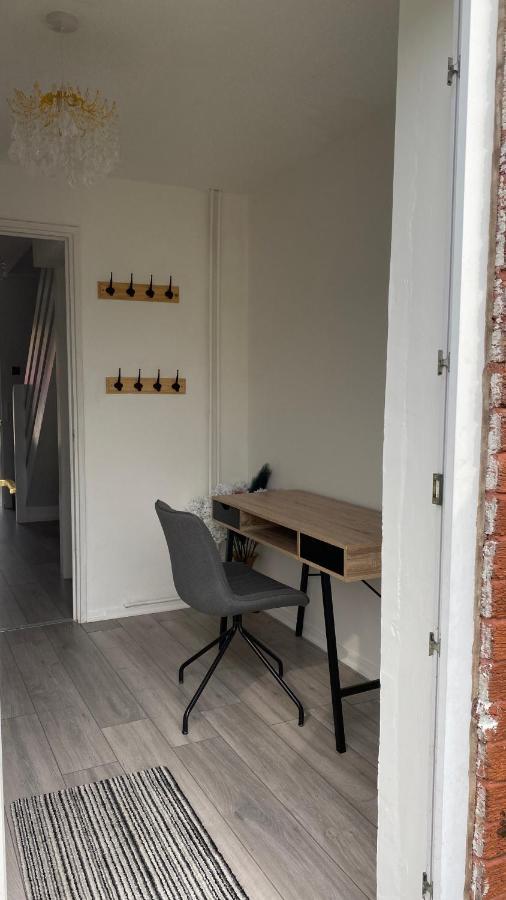 Bv Luxury Spacious 3 Bedroom House At Isaac Close Mánchester Exterior foto