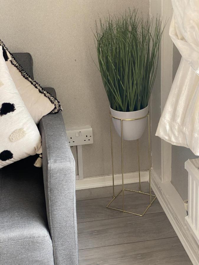 Bv Luxury Spacious 3 Bedroom House At Isaac Close Mánchester Exterior foto
