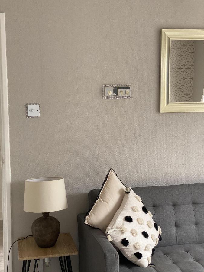 Bv Luxury Spacious 3 Bedroom House At Isaac Close Mánchester Exterior foto