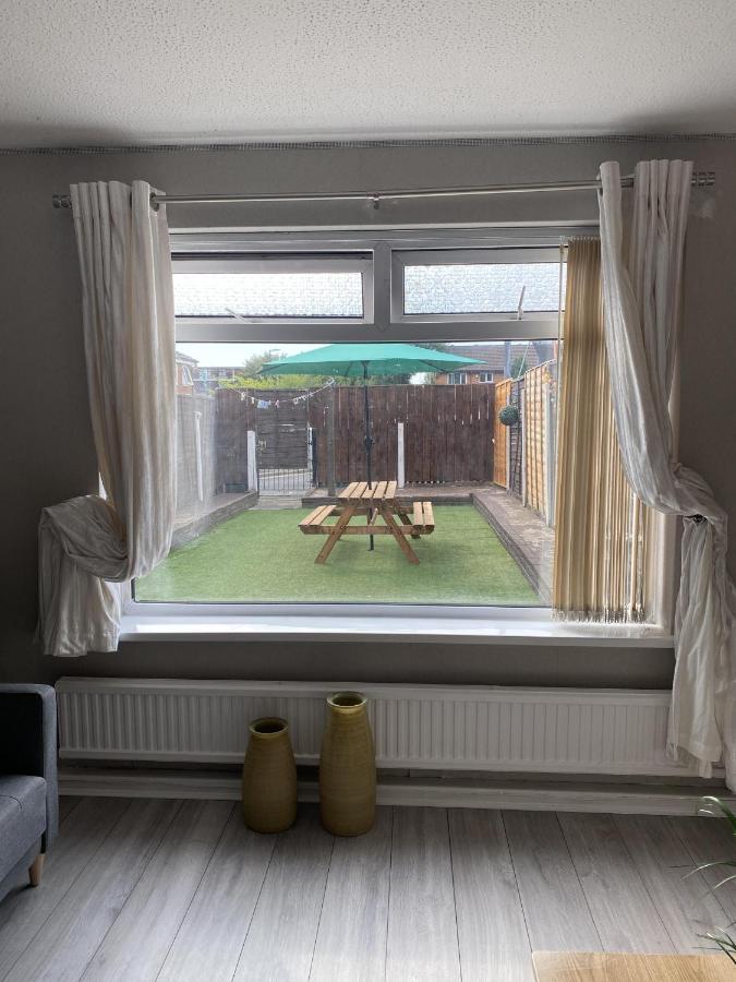 Bv Luxury Spacious 3 Bedroom House At Isaac Close Mánchester Exterior foto
