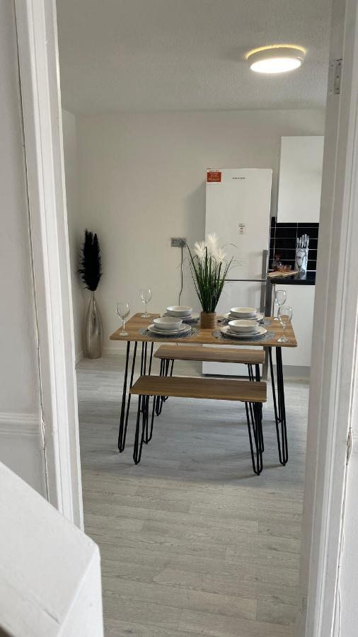 Bv Luxury Spacious 3 Bedroom House At Isaac Close Mánchester Exterior foto