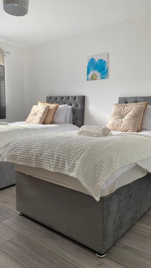 Bv Luxury Spacious 3 Bedroom House At Isaac Close Mánchester Exterior foto
