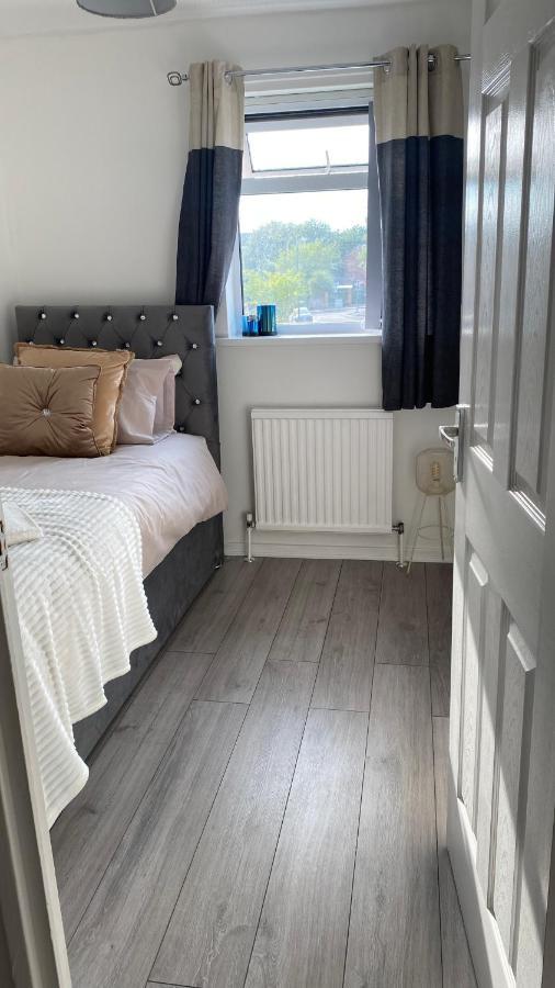 Bv Luxury Spacious 3 Bedroom House At Isaac Close Mánchester Exterior foto